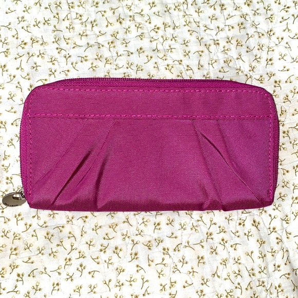 Travelon Signature Pleated Purple RFID Zip Around Wallet - Picture 1 of 7